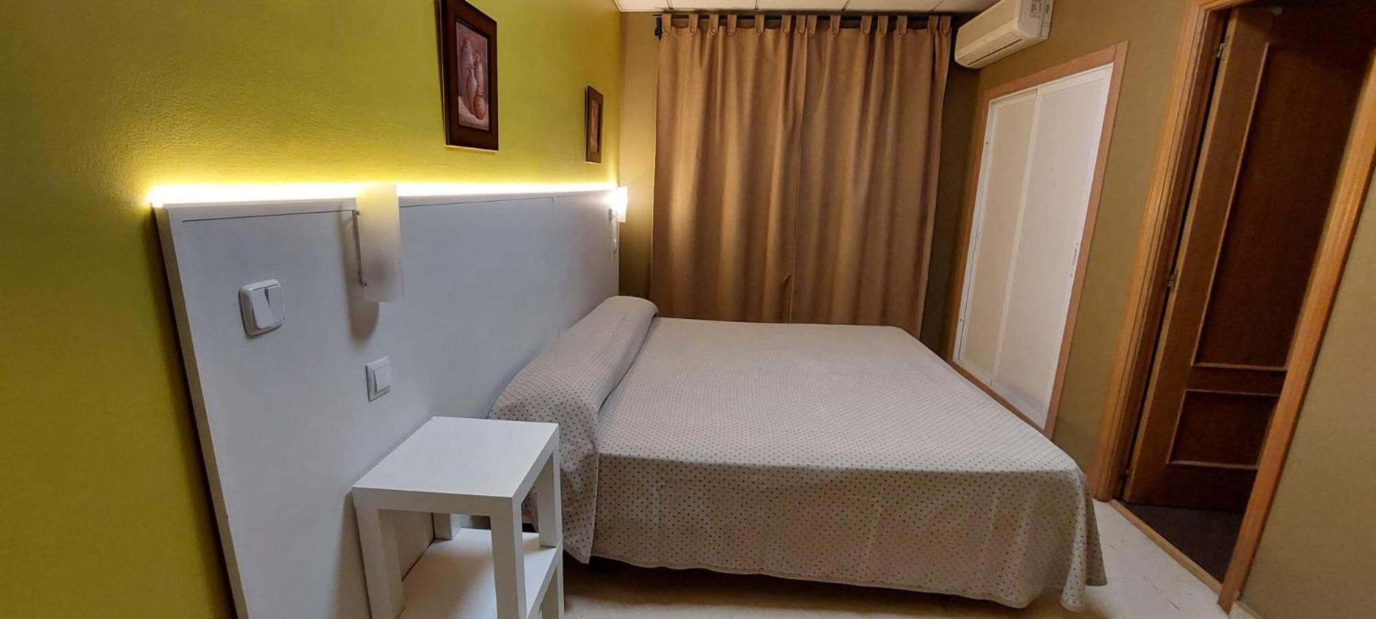 Hostal Ds Velilla de San Antonio Exterior foto