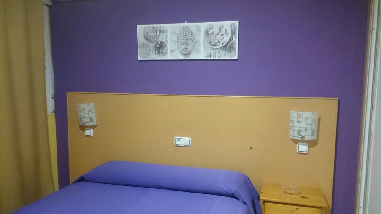 Hostal Ds Velilla de San Antonio Exterior foto